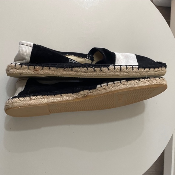 ☀️SALE☀️ SOLUDOS Comfort Canvas Slip-On Black and White Espadrilles - Picture 3 of 7